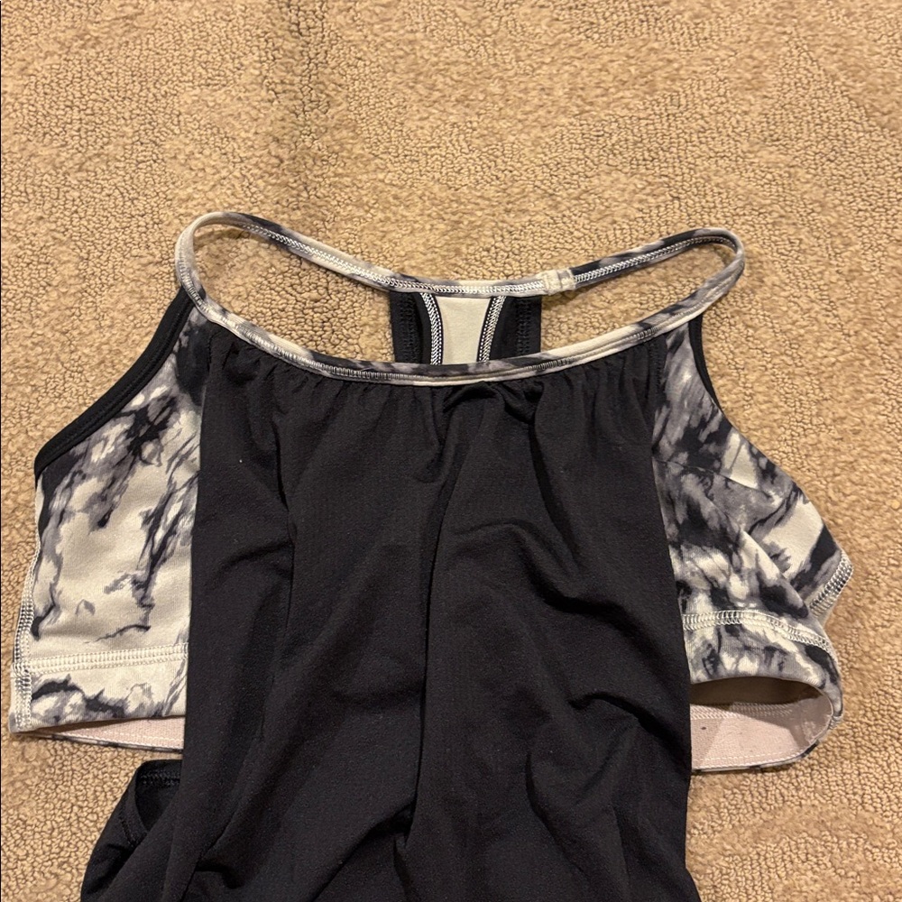 Lululemon workout top with built-in bra size extra small/small